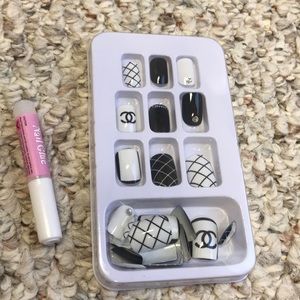 Press-on Designer Manicure